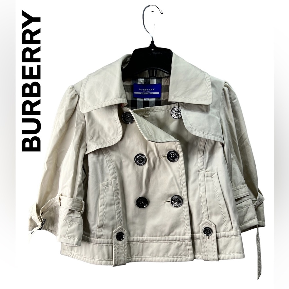 ‼️Host Pick‼️ Super Cute Burberry Coat
